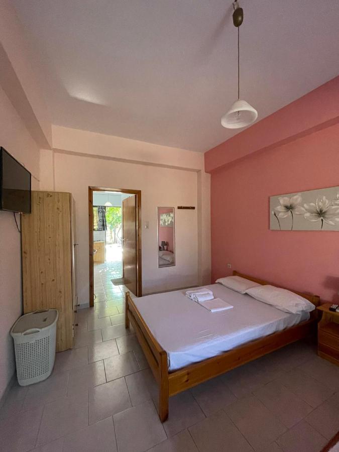 Yfantis Sakis Apartment'S Eratiní Ngoại thất bức ảnh