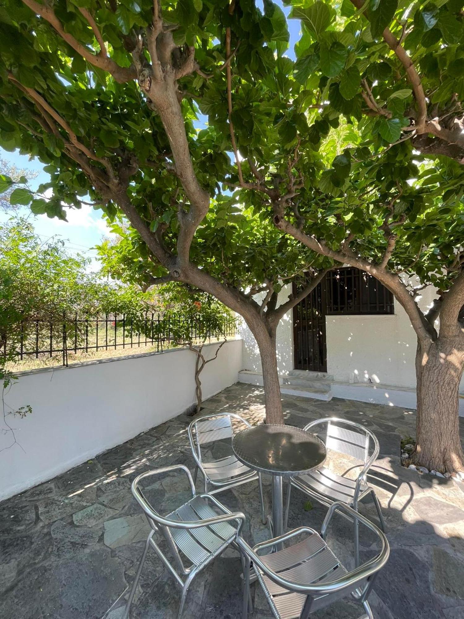 Yfantis Sakis Apartment'S Eratiní Ngoại thất bức ảnh